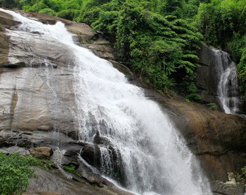 Thusharagiri Waerfalls